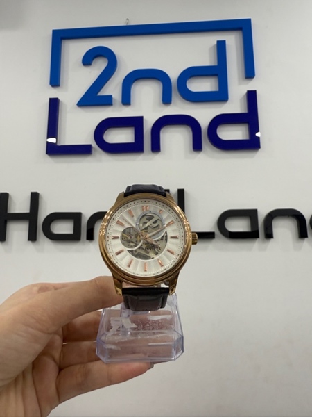 Đồng hồ invicta model 22579 - Màu vàng đồng - Ngoại hình 97% - Dây da nứt nhiều , dây gãy , dây không có con đĩa , cót yếu - Body - Lỗi không bảo hành