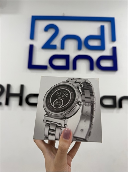 Đồng hồ Michael Kors Access MKT 5020 - Màu bạc - New Open Box