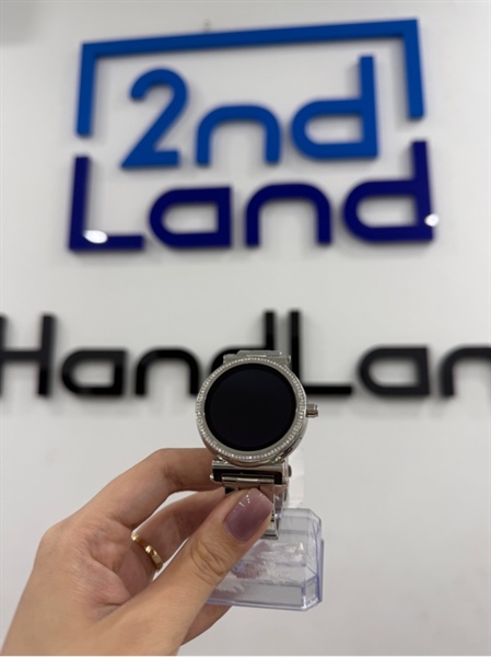 Đồng hồ Michael Kors Access MKT 5020 - Màu bạc - New Open Box 1