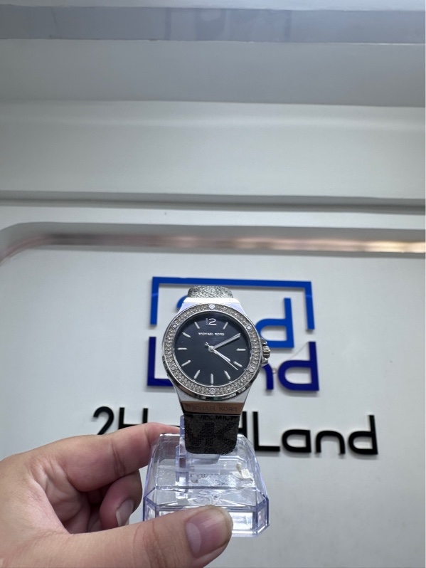 Đồng hồ Michael Kors Lennox MK7309 - 37mm - Màu bạc - Ngoại hình 98% - Kính xước nhẹ - Body