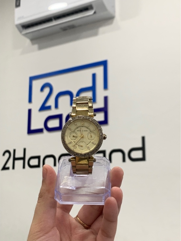 Đồng hồ Michael kors mini parker MK-6056 - Màu vàng - Ngoại hình: 97% - Mất hạt - Body