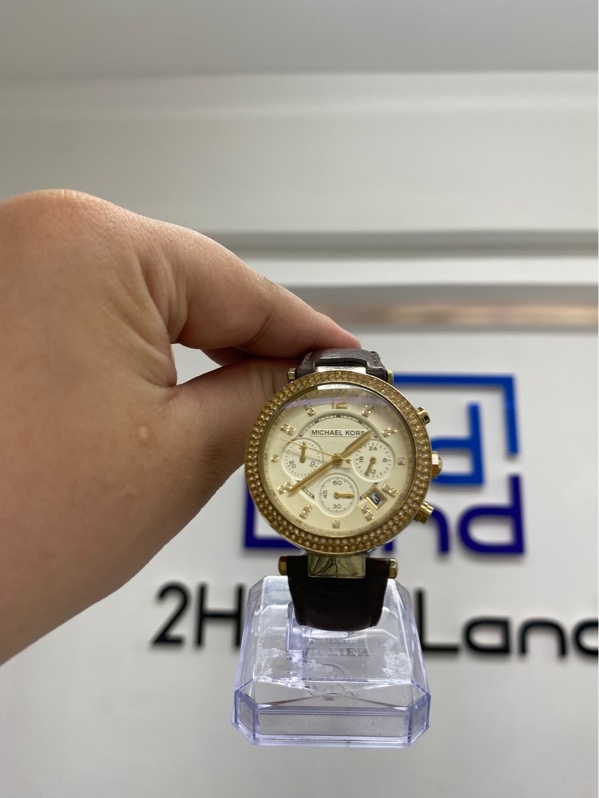 Đồng hồ Michael Kors MK 2249 - 39 mm - Màu vàng - Ngoại hình 97% - Body