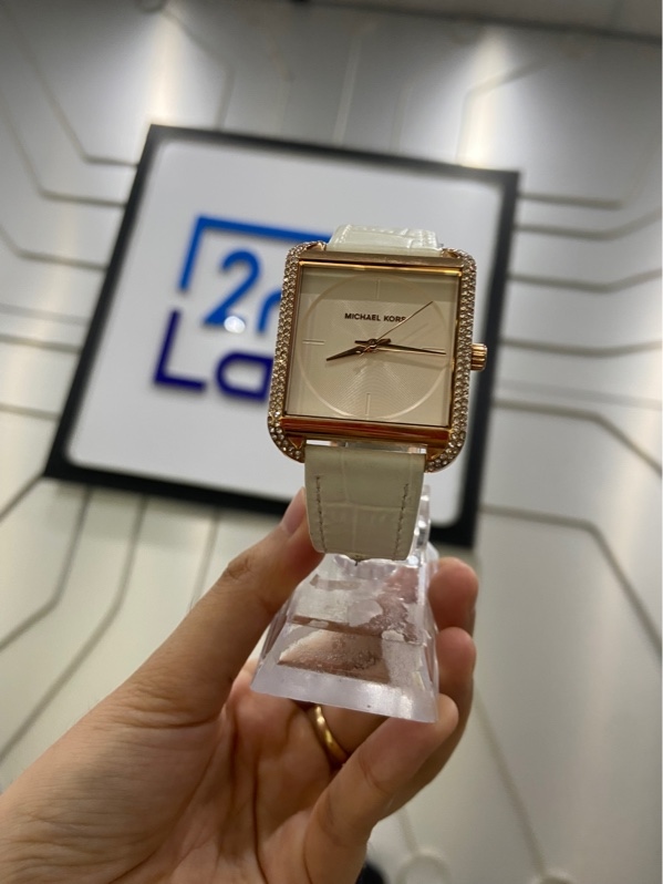 Đồng hồ Michael Kors MK-2611 - Màu gold - Ngoại hình: 98% - Body