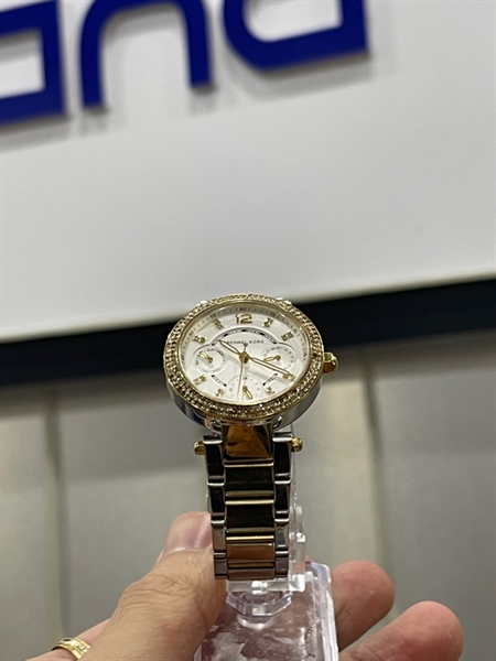 Đồng Hồ Michael Kors MK-6055 - Màu bạc - Ngoại hình: 97.5% - Body