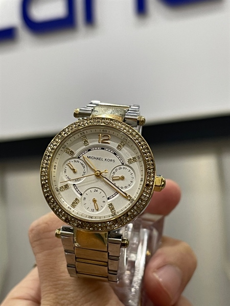 Đồng Hồ Michael Kors MK-6055 - Màu bạc - Ngoại hình: 97.5% - Body 3