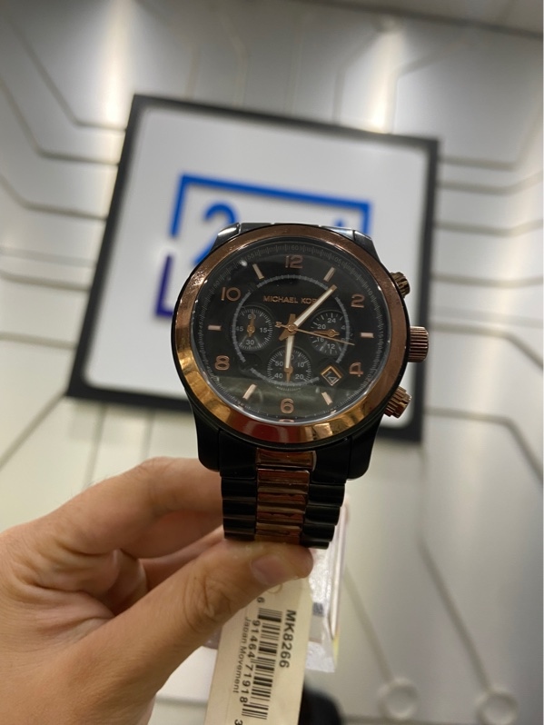 Đồng hồ Michael Kors MK-8266 - Size 45mm - Màu đen vàng - Ngoại hình: 98% - Body