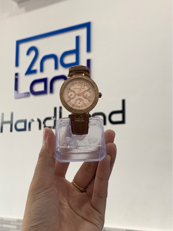 Đồng hồ Michael Kors MK2505 - Màu vàng - Ngoại hình: 97% - Trầy da