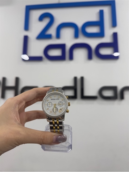 Đồng hồ Michael Kors MK5057 - Màu bạc - Ngoại hình 97% - Kính trầy , viền trầy - Body