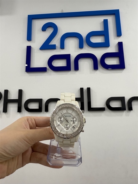 Đồng hồ Michael Kors MK5300 - Màu trắng - Ngoại hình 97% - Dây ố , rớt đá nhiều , kính xước nhẹ - Body