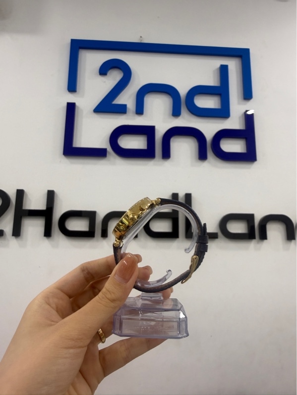 Đồng hồ Michael Kros MK-2280 - Màu vàng - Ngoại hình 97% - Kính xước , lưng trầy , viền có xước , rớt đá - Kèm Box