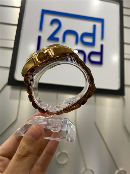 Đồng hồ Micheal Kors Brad Show 0186 - Màu gold - Ngoại hình: 98% - Kèm sạc 2
