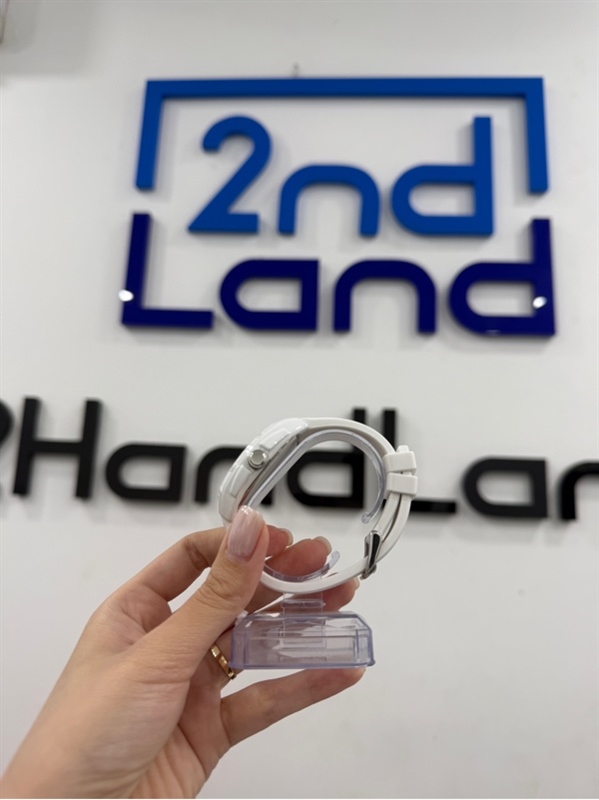 Đồng hồ MLB-NY617-1 - Màu trắng - Ngoại hình 97% - Trầy xước nhẹ - Body