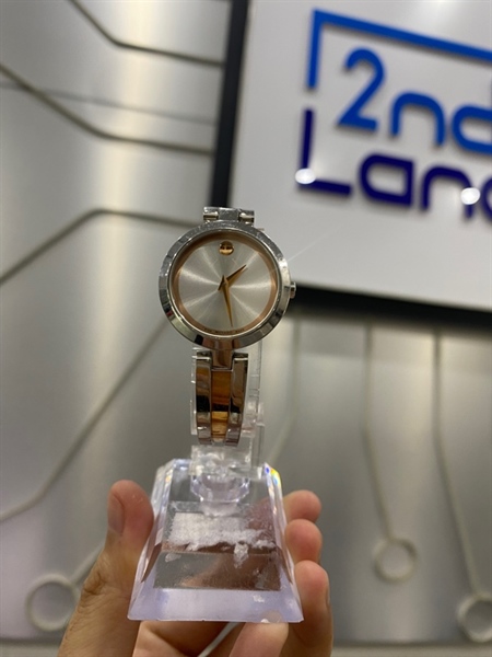 Đồng hồ Movado nữ 24127349 - Màu gold bạc - Ngoại hình: 97% - Trầy nắp đít, dây ố - Body