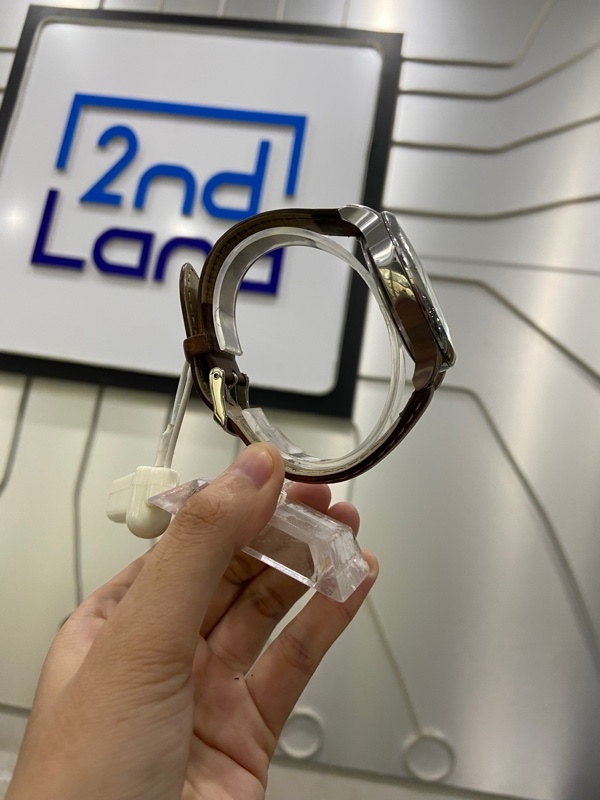 Đồng hồ MVW ML013-01 - Màu bạc - Ngoại hình: 97% - Kính xước, dây đeo cũ - Body