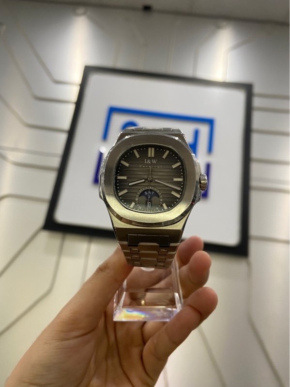 Đồng Hồ Nam I&W Carnival 735GT4 - 42mm - Màu bạc - Ngoại hình: 97% - Mặt xước + lưng xước - Body