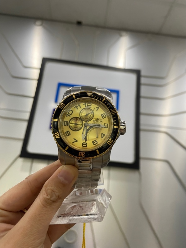 Đồng hồ nam Invicta Pro Diver 15337 - Màu bạc - Ngoại hình: 98% - Body