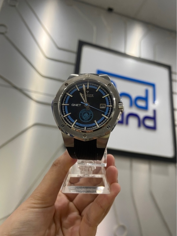Đồng Hồ Nam Qnet Manchester City Automatic Steel Limited - Màu bạc - Ngoại hình: 97% - Xước nhẹ phần dưới - Kèm Box
