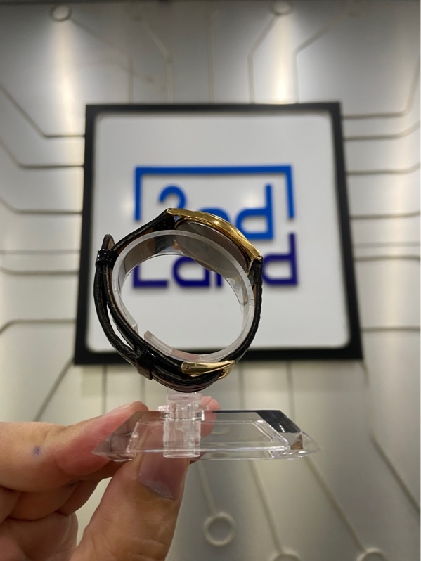 Đồng hồ nữ Seiko máy Quartz V722-6B20 - Màu vàng - Ngoại hình: 97.5% - Xước nhẹ kính - Body