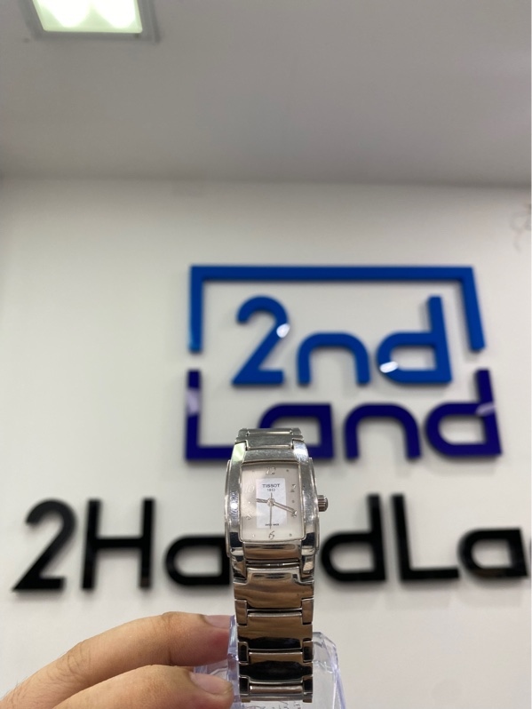 Đồng hồ nữ Tissot T-Trend T10 (mã T073.310.11.116,00) - Màu bạc - Ngoại hình: 97% - Xước - Kèm Box - Mắt