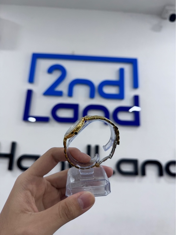 Đồng hồ Olympia Star 2801DL-201 - Màu vàng - Ngoại hình 98% - Xước nhẹ kính - Body