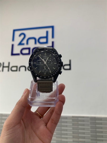 Đồng hồ Omega x Swatch Bioceramic Moonswatch Mission To Mercury SO33A100 - Màu xám - Ngoại hình: 98% - Box