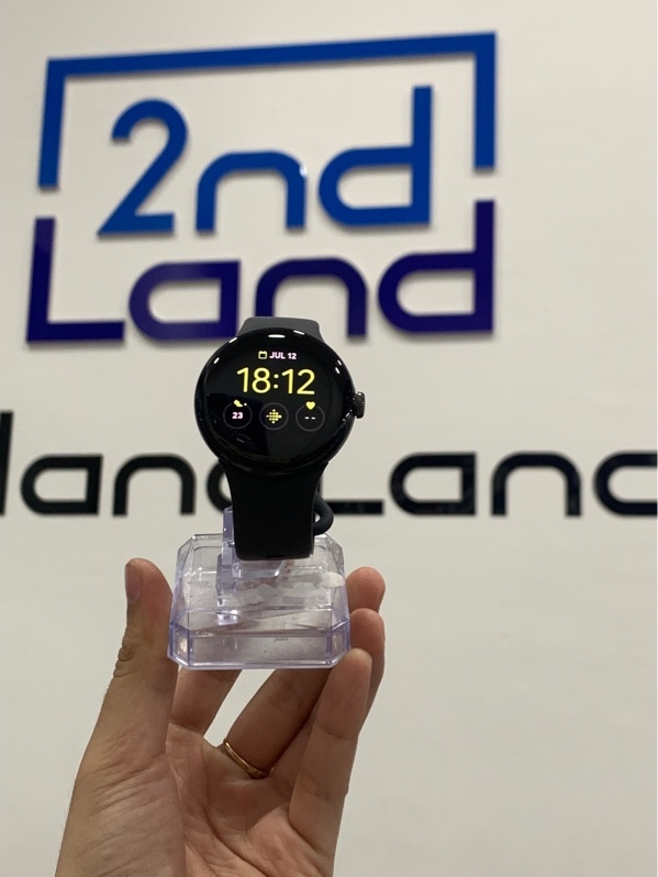 Đồng hồ Pixel watch 1 - Màu đen - Ngoại hình: 97% - Trầy màn - Kèm dây sạc