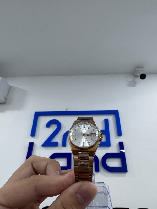 Đồng hồ Q&Q Superior S397J011Y - Màu vàng - Ngoại hình 97,5% - Viền xước, dây xước - Body