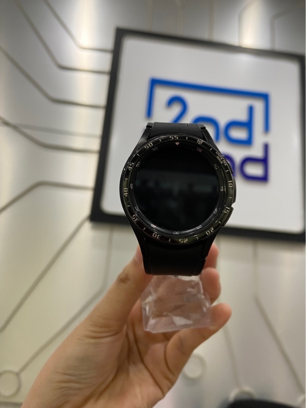Đồng hồ Samsung Galaxy Watch 4 Classic - 42mm - LTE - Màu đen - Ngoại hình: 97% - Kèm sạc