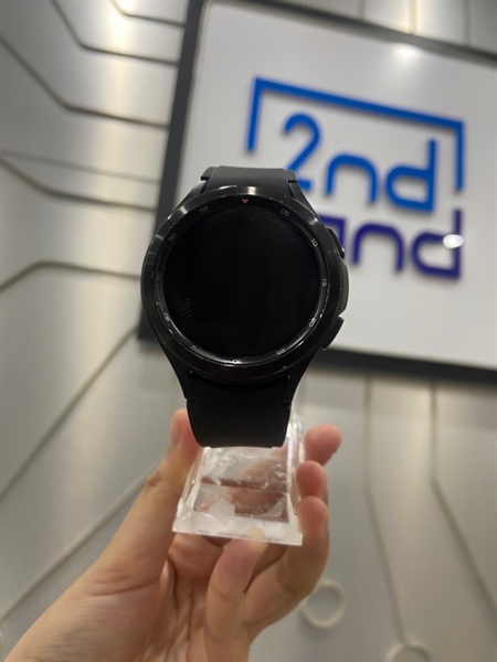 Đồng hồ Samsung Galaxy Watch 4 Classic/46mm - SM-R890 - GPS - Pin chai nhẹ - Màu đen - Ngoại hình: 97% - Cháy màn, màn ám viền vàng - Kèm sạc