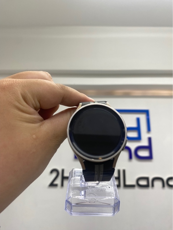 Đồng hồ Samsung Galaxy Watch 5 Pro - 45mm - Màu xám - Ngoại hình 97.5% - Màn ám xanh - Kèm sạc - SẢN PHẨM LỖI KHÔNG BẢO HÀNH