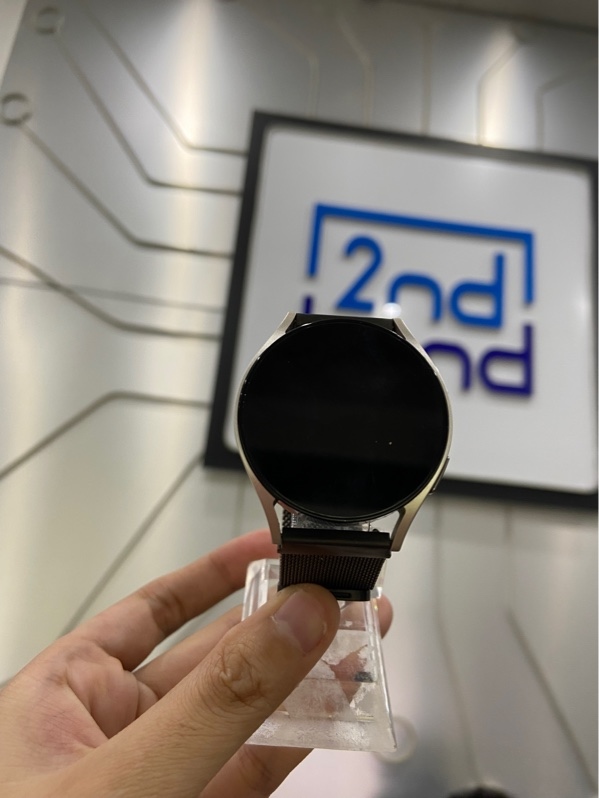 Đồng hồ Samsung Galaxy Watch 6 - 40mm - GPS - Màu bạc - Ngoại hình: 97% - dây linh kiện - Kèm box + sạc