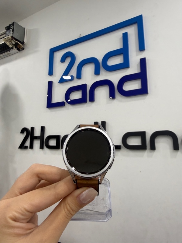 Đồng hồ Samsung Galaxy Watch 6 Classic - 47mm - GPS - 16gb - Màu bạc - Ngoại hình 97% - viền trầy xước - Kèm sạc