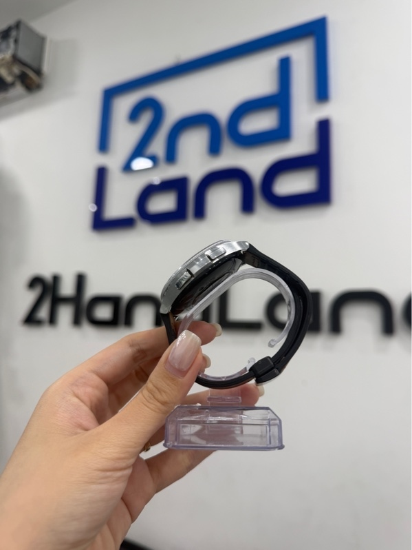 Đồng hồ Samsung Galaxy Watch 6 Classic - 47mm - GPS - 16gb - Màu bạc - Ngoại hình 97% - viền trầy xước - Kèm sạc