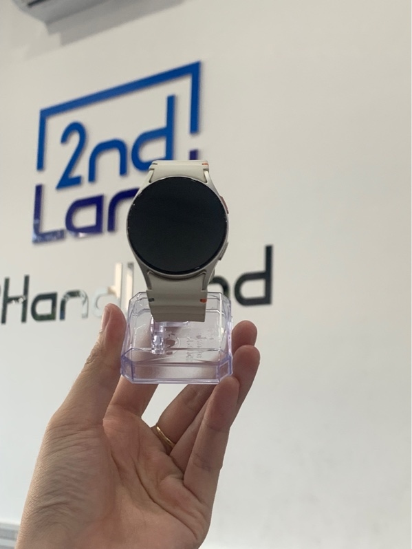 Đồng hồ Samsung galaxy watch 7 - 40mm - GPS - Màu kem - Ngoại hình: 98% - Box + sạc, kèm dây đeo vải cho Samsung galaxy watch 7 - 20mm - Size S/M