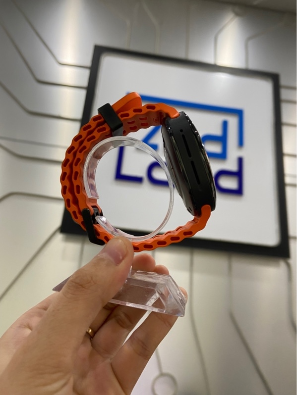 Đồng hồ Samsung Galaxy Watch Ultra - 47mm - LTE - Màu titan đen - Ngoại hình: 98% - Kèm sạc