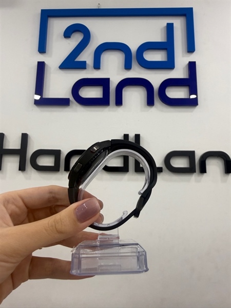 Đồng hồ Samsung Watch 4 - 40mm - Màu đen - Ngoại hình 98% - Kèm Box , sạc 2