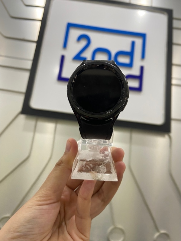 Đồng hồ Samsung Watch 6 Classic - 43mm - GPS - Màu đen - Ngoại hình: 97.5% - Kèm sạc