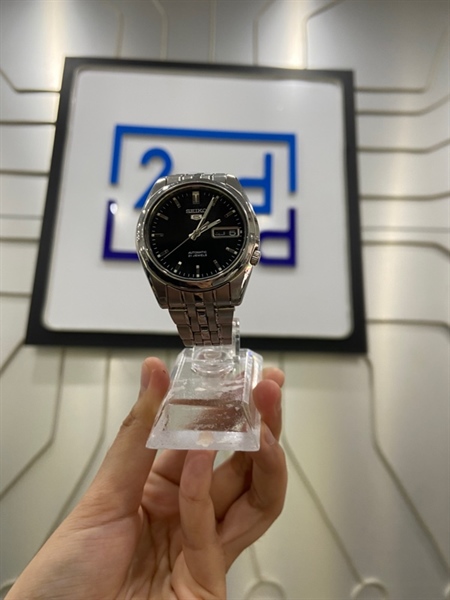 Đồng hồ Seiko 5 Automatic 21 Jewels - 7S26-01V0 - Màu bạc - Ngoại hình: 97% - Kính xước 1 đường - Body