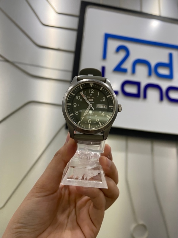 Đồng hồ Seiko 5 Sprots SNZG09K1 - 42mm - Màu bạc - Ngoại hình: 97% - Xước - Body