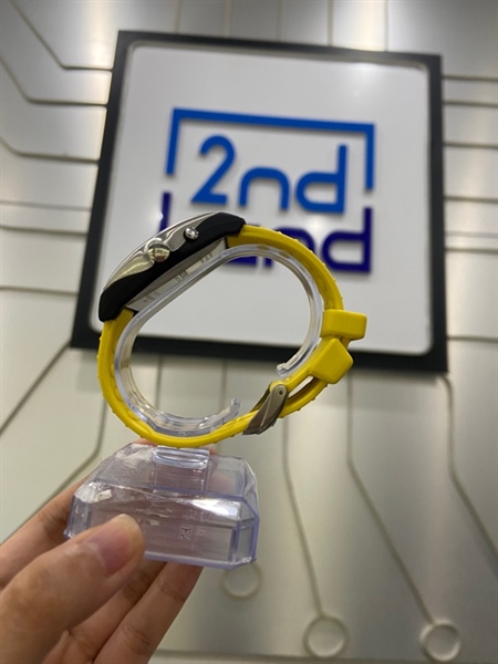 Đồng hồ Seiko Kinetic 5M42-0E40 - Màu vàng - Ngoại hình: 97% - Kính xước dăm, lưng xấu, dây ố viền trầy, đã thay pin - Body 2