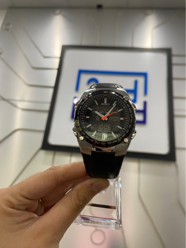 Đồng hồ SEIKO Sportura H023-00C0 - Màu bạc - Ngoại hình: 98% - Đã thay dây - Body