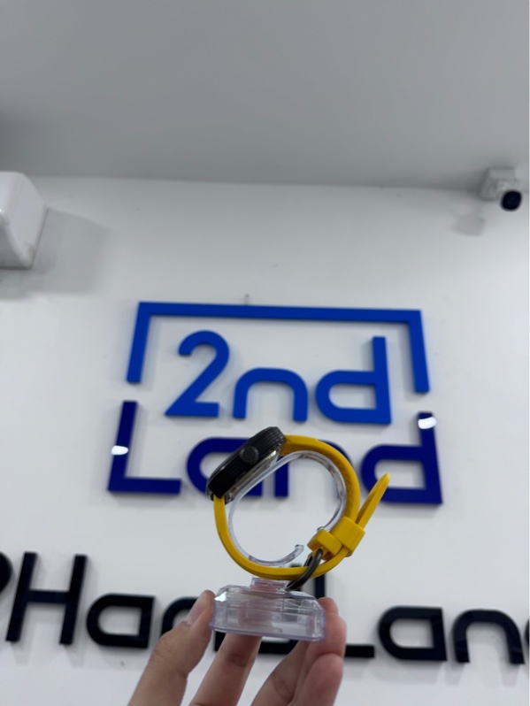 Đồng hồ SevenFriday P3B/03-A196 Racing Team Yellow - Màu đen - Ngoại hình 97% - Kính trầy xước, viền trầy - Kèm box