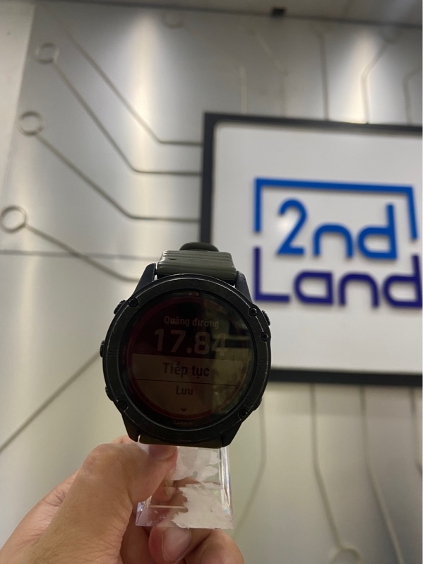 Đồng hồ thông minh Garmin Tactix Delta Solar - Màu đen - Ngoại hình: 97% - Màn ám hồng, xước, cũ - Kèm Sạc