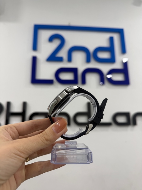 Đồng hồ thông minh Huawei Watch GT3 - Màu bạc - Ngoại hình 96% - Kính trầy nặng, viền trầy, cấn , rỉ sét , đã thay dây - Kèm sạc