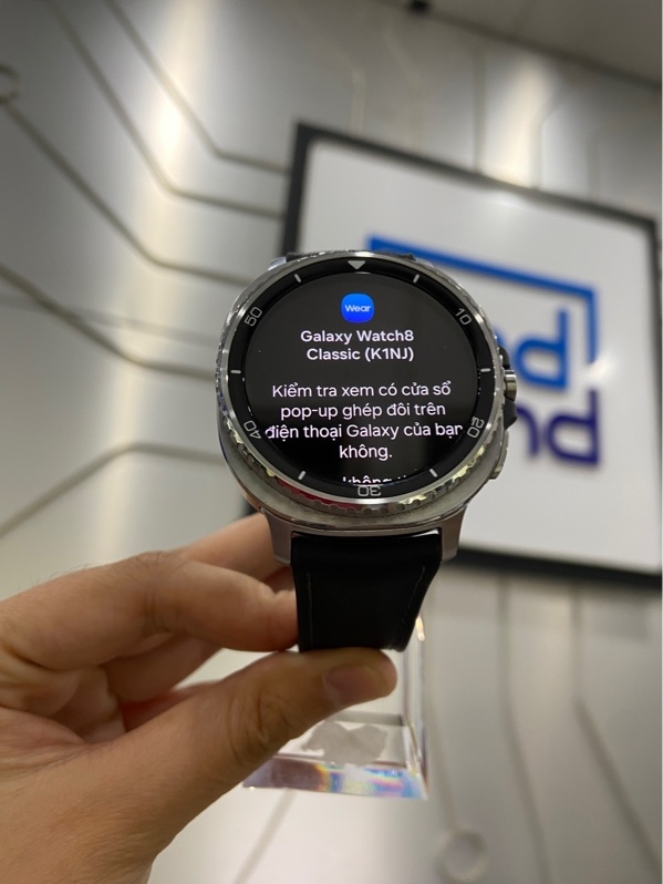 Đồng hồ thông minh Samsung Galaxy Watch 8 Classic - 46mm - GPS - Bản Thép - Màu bạc - Ngoại hình: 97.5% - Trầy nhẹ, cấn nhẹ ở cạnh - FullBox