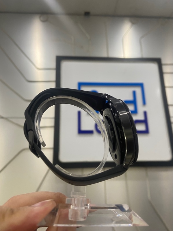 Đồng hồ thông minh Xiaomi Watch S4 - 41mm - Màu đen - Ngoại hình: 97% - Xước thân - Kèm sạc