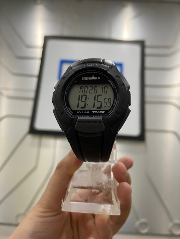 Đồng Hồ Timex Ironman Essential 10 Full TW5K94000 - 42mm - Màu đen - Ngoại hình: 97% - Xước kính , thân xước nhẹ - Body