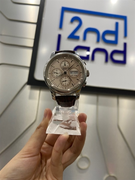 Đồng hồ Tissot 1853 Sapphire Crystal/30mm - 100FT - Màu bạc - Ngoại hình: 97% - Xước nhẹ mặt sau, dây đeo cũ cứng( nát dây đeo ) , mặt trước oxi hóa - Body