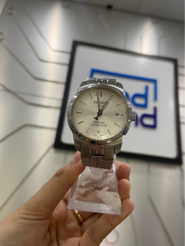 Đồng hồ Tissot T-Classic PR 100 Automatic - Màu bạc - Ngoại hình: 97% - Xước sườn, lưng, dây đeo - Body