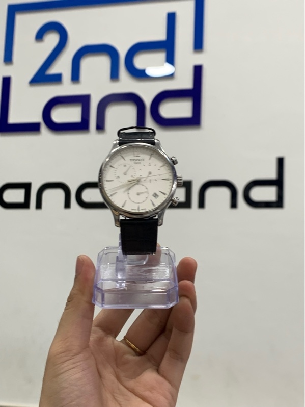 Đồng hồ Tissot t063 - Màu trắng - Ngoại hình: 97% - Xước dăm, trầy nhẹ - Box